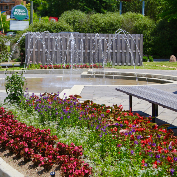 Gatlinburg Parkway Pedestrian Plaza Project